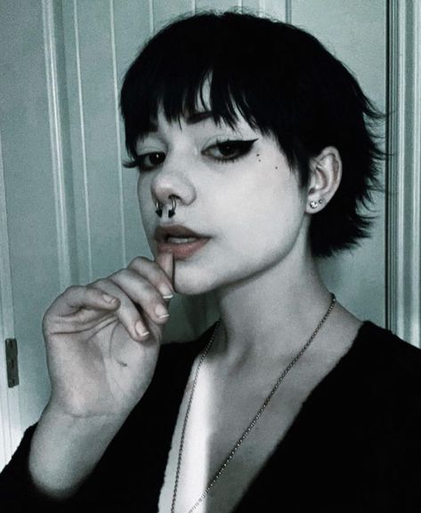 Short Goth Haircuts For Women, Gothic Pixie Haircut, Gothic Haircut Short, Goth Haircut Short, Goth Hair Short, Emo Pixie Haircut, Gothic Short Hair, Goth Hairstyles Short, Short Goth Hairstyles