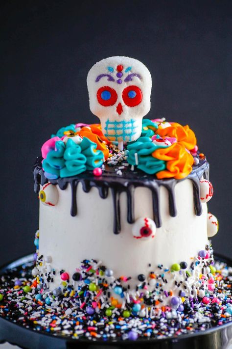 Halloween Supper, White Chocolate Martini, Sugar Skull Cakes, Skull Cakes, Day Of The Dead Cake, Dia De Los Muertos Decorations Ideas, Skull Cake, Cold Cake, Yoghurt Cake