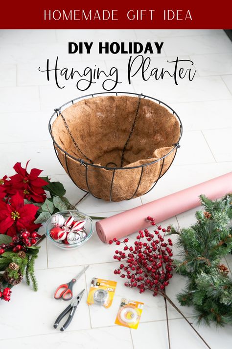 Christmas Planters Diy, Winter Hanging Baskets, Hanging Baskets Diy, Christmas Hanging Baskets, Homemade Christmas Gift, Outdoor Christmas Planters, Quotes Jesus, Holiday Planter, Diy Hanging Planter