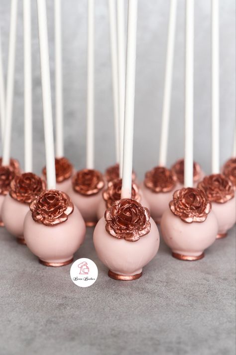 Rose Gold Baby Shower Cake, Rose Gold Treats, Rose Gold Cake Pops, Gold Baby Shower Cake, Madeline Cookies, 21 Party, Rose Gold Cake, Gold Dessert, Baby Shower Cake Pops