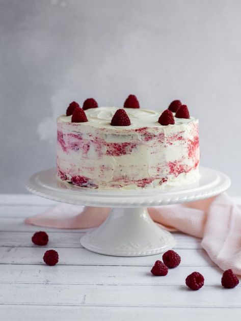 Raspberries Cake, Raspberry Ripple Cake, Ripple Cake, Refined Sugar Free Desserts, Sugar Free White Chocolate, Cake Raspberry, Refined Sugar Free Recipes, White Chocolate Buttercream, Sweet Kitchen