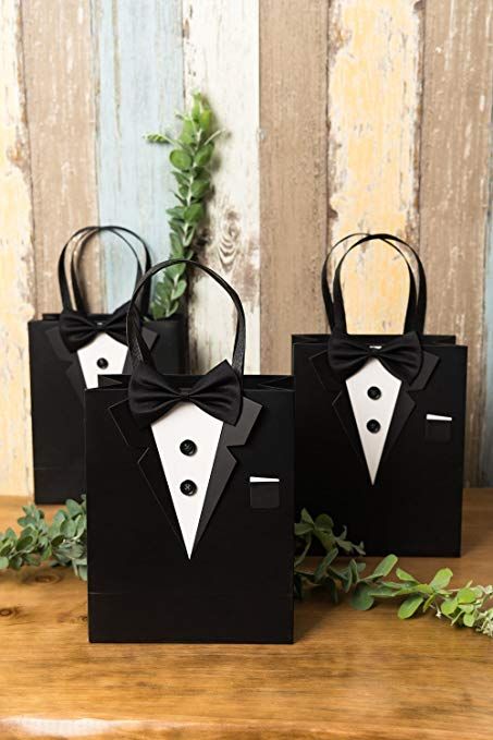 Gifts Packing Ideas, Gift Bag Decorating Ideas, Paper Bags Ideas, Gift For Father Birthday, Gift Bags Ideas, Gift Packing Ideas, Diy Gift Bag, Classic Black Tuxedo, Packing Idea