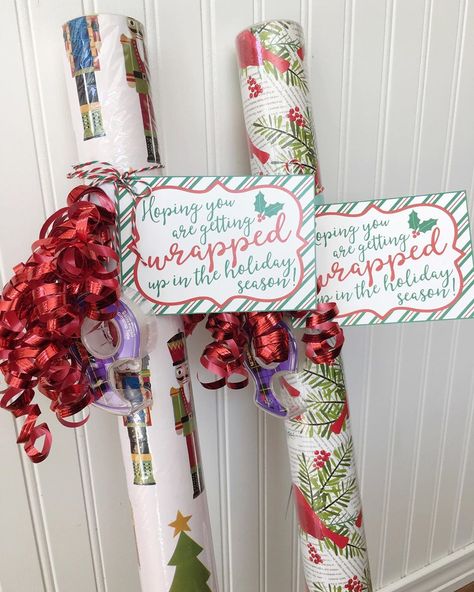 Lilacs&Charcoal MelissaGoyette on Instagram: “Do you do neighbor gifts? If so I’ve rounded up some fun ideas from the past few years! All tags are in the shop and stay tuned for some…” Neighborhood Christmas Gifts, Care Package Decorating, Christmas Neighbor, Neighbor Christmas Gifts, Student Christmas Gifts, Christmas Pops, Wrapping Paper Gift, Gift Wrap Tags, Christmas Gifts For Coworkers