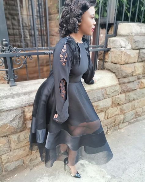 Flared Dresses Classy, Flare Dress Outfit Classy, Church Clothes, Celebrity Inspired Dresses, African Dresses Modern, Black Skater Dress, Can We Talk, Woman Dresses, Old Fashion Dresses