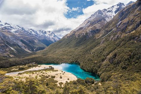 20 Must See Places In New Zealand — Kiwi Talks Travel New Zealand Kiwi, Cathedral Cove, New Zealand Itinerary, New Zealand Travel Guide, Bay Of Islands, Waiheke Island, New Zealand Travel, Beaches In The World, South Island