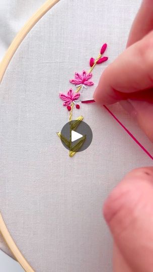 Cross Stitch Flowers Simple, Embroidery Patterns Flowers, Beginner Hand Embroidery, Embroidery Cute, Embroidery Stitches Beginner, Hand Embroidery Patterns Flowers, Embroidery Cross Stitch, Simple Flower, Embroidery Cross