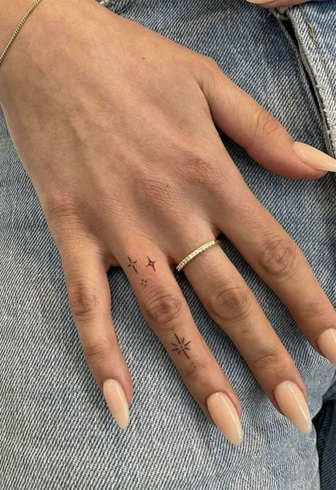 Delicate Finger Tattoo, Delicate Hand Tattoos For Women, Moon Hand Tattoo, Tato Minimal, Small Finger Tattoos, Finger Tattoo For Women, Hand And Finger Tattoos, Tiny Tats, Small Pretty Tattoos