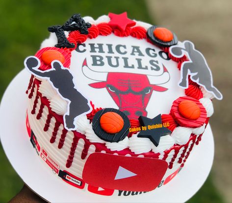 #chicagobulls #nba #bulls #youtube #14thbirthday Bulls Cake, Chicago Bulls Cake, Youtube Cake, Nba Bulls, Family Cake, 14th Birthday, Chicago Bulls, Nba, Party Decorations