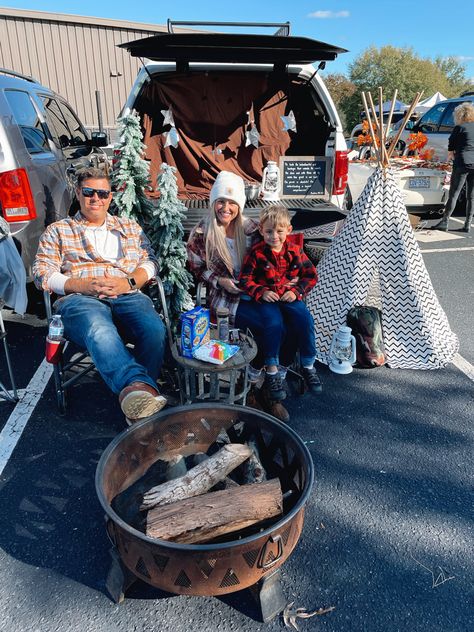 Mountain Trunk Or Treat Ideas, Camper Costume Ideas, Campfire Trunk Or Treat Ideas, Lumberjack Trunk Or Treat, Trunk Or Treat Couples Costumes, Camper Halloween Costume, Trunk Or Treat Family Costumes, Camo Trunk Or Treat Ideas, Scout Trunk Or Treat Ideas