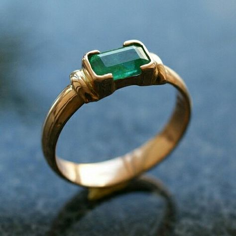 Latest Ring Designs, Mens Custom Jewelry, Mens Ring Designs, Emerald Ring Vintage, Gold Bangles For Women, Mens Gemstone Rings, Pretty Jewelry Necklaces, Cute Engagement Rings, Gold Rings Fashion