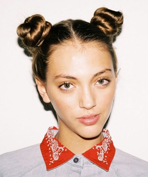 4 Hairstyles for Sleeping So You Can Wake Up With Better Hair via @ByrdieBeauty Pigtail Buns, Knot Hairstyles, Two Buns, Overnight Hairstyles, Haircuts Ideas, Hair Knot, Peinados Recogidos, Pigtail Hairstyles, Oval Face