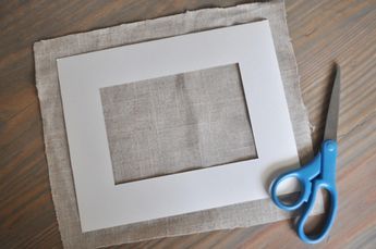 Frame Matting Diy, Abba Tattoo, Picture Matting, Burlap Pictures, Diy Mat, Diy Hobbies, Creative Letters, Picture Frame Mat, Blue Interiors