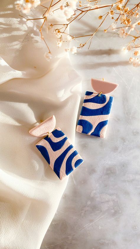 Minimalist Clay Earrings, Fimo Earrings Ideas, Fimo Clay Earrings, Clay Jewellery Handmade, Unique Clay Earrings, Blue Clay Earrings, White Clay Earrings, Cercei Din Lut Polimeric, Boho Clay Earrings