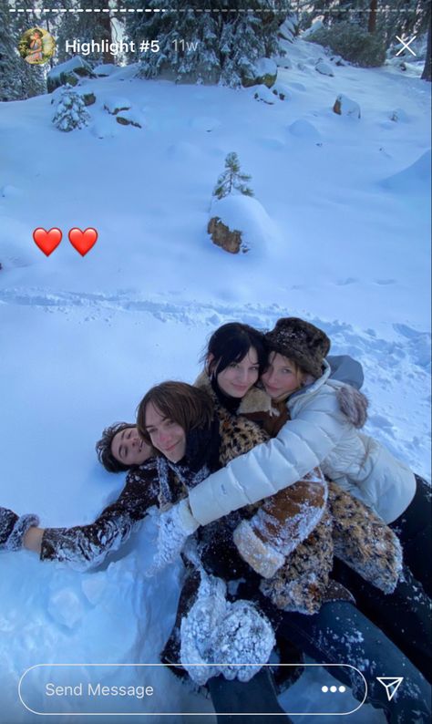 Photo Ski, Snow Trip, 사진 촬영 포즈, Winter Inspo, Ski Season, Winter Photos, Foto Poses, Winter Pictures, Best Friend Goals