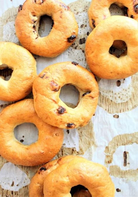 Homemade Gluten Free Bagels | Let Them Eat Gluten Free Cake Gluten Free Baking Ideas, Gf Pancake, Gluten Free Bagel Recipe, Gluten Free Bread Flour, Gluten Free Bread Recipes, Cinnamon Raisin Bagel, Foods Breakfast, Gluten And Dairy Free Recipes, Gluten Dairy Free Recipes