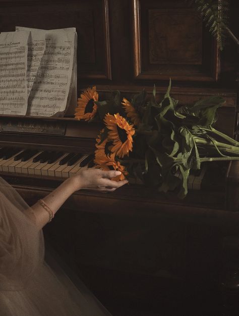 Mariahcore Aesthetic, Piano And Flowers Aesthetic, Dark Sunflower Aesthetic, Brown Violin Aesthetic, Brown Sunflower Aesthetic, Books And Sunflowers Aesthetic, Instagram