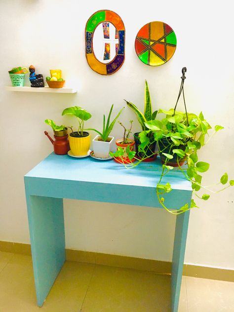 Low Budget Balcony Decor, Low Budget Home Decor Indian, Table Diy Ideas, Sofa Table Diy, Home Decor Indian Style, Low Budget Home Decor, Budget Home Decor, Home Decor Indian, Ethnic Home Decor