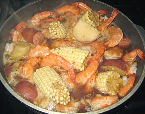 Frogmore Stew: A local Lowcountry tradition | Explore Beaufort SC Potatoes And Smoked Sausage, Frogmore Stew, Old Fashioned Potato Salad, Fried Chicken Recipe Southern, Shrimp Corn, Seafood Boils, St Helena Island, Delicious Salmon Recipes, Country Boil