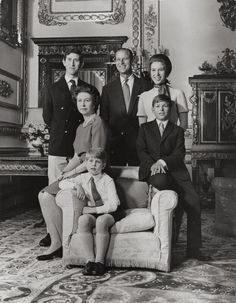 Elizabeth Ii Children, Royal Family Portrait, Prins William, Rainha Elizabeth Ii, Prins Harry, English Royal Family, Reine Elizabeth Ii, English Royalty, Royal Family England