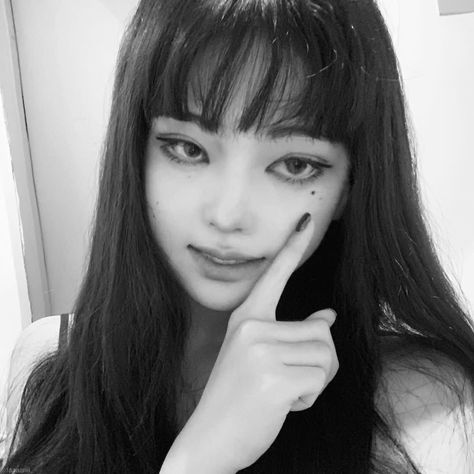 Faaaariii_ Instagram, Japanese Horror, Junji Ito, Asian Eyes, Asian Eye Makeup, Makeup Looks Tutorial, Grunge Girl, Beauty Makeup Tips, Cute Cosplay