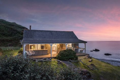 A hopelessly romantic beach hut in Cornwall that once hosted Kate Winslet, up for sale at £1.7 million Hopelessly Romantic, House Beautiful Magazine, Log Burning Stoves, Rough Luxe, Seaside Living, Cottage By The Sea, Surf Shack, Beach Retreat, Beach Huts