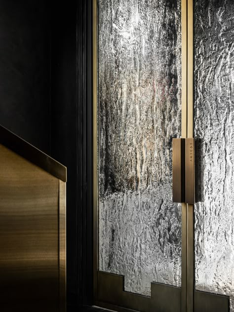 Restaurant Doors, Restaurant Door, Light Vs Dark, Dining Restaurant, Jw Marriott, Retail Design Blog, Fine Dining Restaurant, Chinese Restaurant, Hotel Design