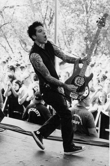 Mike Herrera, Roll Photography, 90s Rock, Physical Appearance, Rock'n Roll, Foto Art, Man Style, Anatomy Reference, Music Art