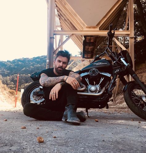 Levi Stocke (@levistocke) on Instagram: “Two wheels and the road is #home ...” Motorcycle Photography Male, Tattoo Motorcycle, Motorcycle Boy, Levi Stocke, Motorcycle Photo Shoot, Biker Photos, Motorcycle Tattoo, Beard Tips, Hot Biker Guys