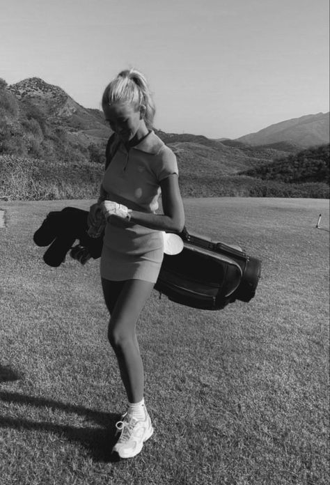 Golf Inspiration, Sports Aesthetic, Golf Attire, Golf Brands, Aesthetic Women, Sporty And Rich, Golf Fashion, Sporty Chic, The Grass