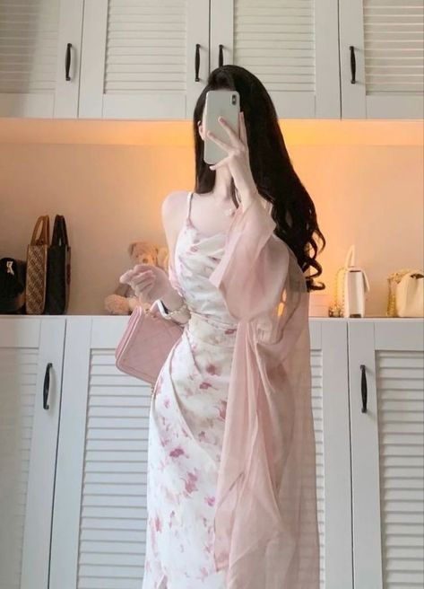 300 Aesthetic, Aesthetic Korean Fashion, Gaun Koktail, Korean Skirt, Fashion Outfit Ideas, Aesthetic Korean, Korean Fashion Outfits, Korean Fashion Dress, Korean Girl Fashion