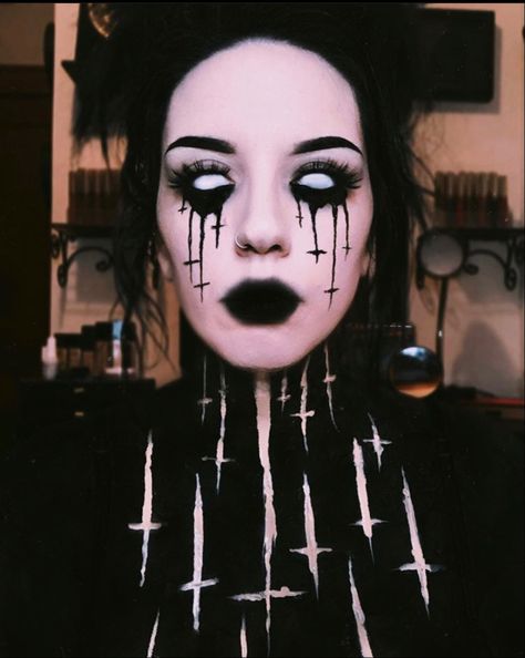 Unholy Makeup, Haunted House Makeup Ideas, Demon Face Paint, Possessed Makeup, Haunted House Makeup, Soft Glam Palette, Demon Makeup, Holloween Makeup, Luminous Foundation