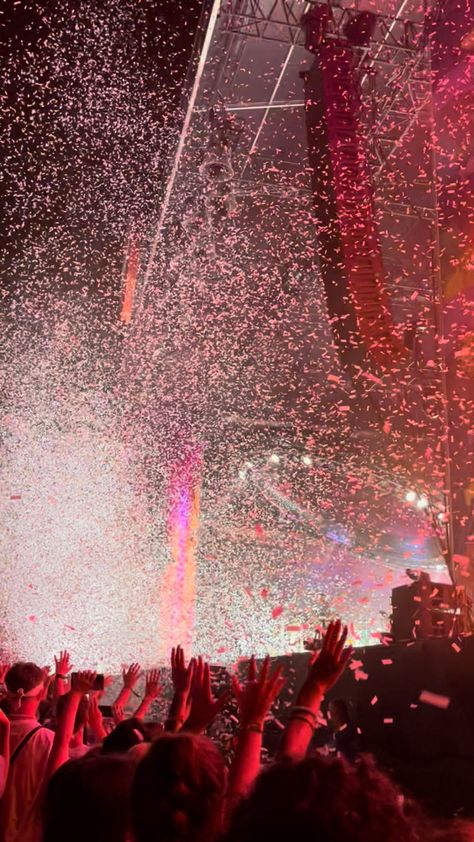 #sziget #tameimpala #concert #confetti #colours #colors #trippy #fun #funtimes #hands #handsintheair #art #music #artist #tame #impala #slowrushtour #tour #slowrush #album #photo #photography #festival #szigetfestival #budapest Tame Impala Concert, Hi Ibiza, Concert Confetti, Stay In The Moment, Austrian Alps, Hands In The Air, Wellness Retreat, Dream Concert, Tame Impala