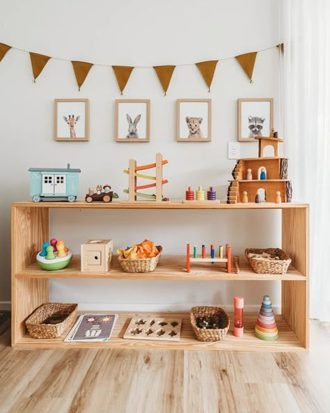 Kids Play Room Book Shelves, Open Toy Shelving, Montessori Playroom Shelves, Montessori Shelf Living Room, Diy Montessori Toy Shelf, Montessori Shelf Diy, Montessori Toy Organization, Toy Shelf Organization, Toy Shelf Ideas