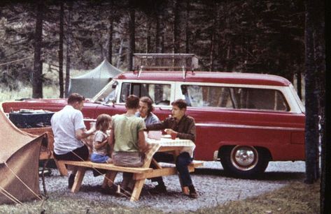 1950s camping trip 1950s Camping, 1950s Family, Happier Camper, Mountain Coffee, Feeling Nostalgic, Iron Mountain, Camp Style, Station Wagons, Twin Falls