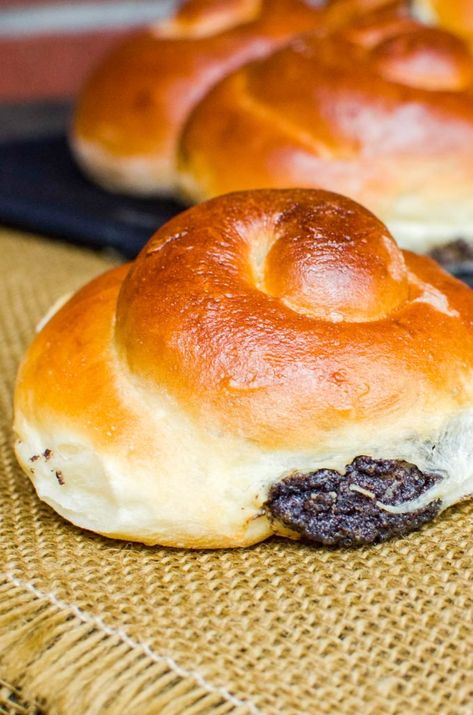 Poppyseed Baking, Poppy Seed Babka Recipe, Poppy Seed Buns Recipe, Russian Bakery, Poppyseed Roll, Poppyseed Filling, Poppy Seed Buns, Poppy Seed Recipes, Love And Hate Relationship