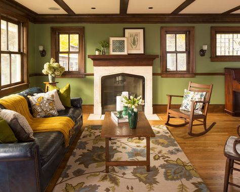 Craftsman Living Design Ideas, Remodels & Photos | Houzz Craftsman Interior Paint Colors, Craftsman Great Room, Craftsman House Interior, Wooden Interior Design, Honey Oak Trim, Craftsman Living Rooms, Craftsman Interior Design, Whole House Color Scheme, Craftsman Interiors