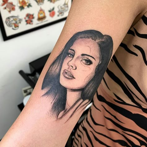 Lana Del Rey Portrait, Lana Del Rey Tattoos, Lana Del Rey Tattoo, Kewpie Tattoo, Tattoo Portrait, Arm Tattoos For Guys, Body Modifications, Piercing Tattoo, Tattoos And Piercings