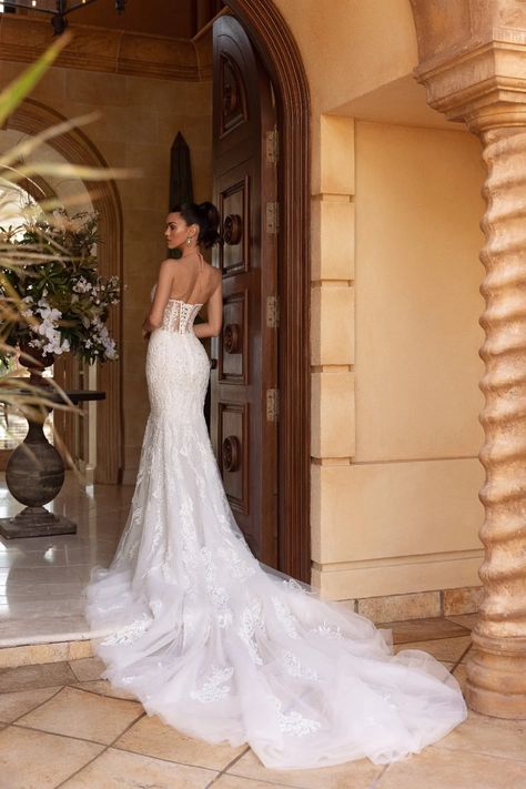 Caliente Collection Halter Wedding Gown, Marie Antoinette Dresses, Wedding Dress With Train, Antoinette Dress, Halter Wedding, Halter Wedding Dress, Sequin Evening Gowns, Queen Dress, Dress Gloves