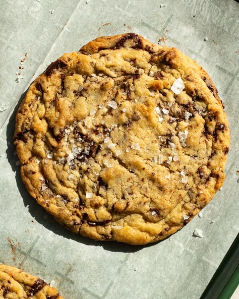 Salted Banana Cookies - Justine Doiron Vegan Butter Substitute, Justine Doiron, Brown Butter Cookies, Banana Cookies, Pumpkin Chocolate Chip Cookies, Pumpkin Chocolate Chips, C Is For Cookie, Banana Flavored, Pumpkin Chocolate