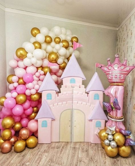 Princess Birthday Party Decorations Diy, Peach Party Decorations, Princess Birthday Party Decorations, Princess Theme Birthday, Princess Theme Birthday Party, Birthday Party Snacks, Frozen Themed Birthday Party, Elegant Birthday Party, Princess Party Decorations