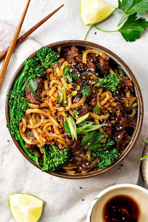 Vegan Sesame Beef Yaki Udon Noodles - thank you berry much Beef Yaki Udon, November Food, Vegan Udon, Beef Udon, Udon Noodles Recipe, Homemade Seitan, Sesame Beef, Yaki Udon, Idea Generation