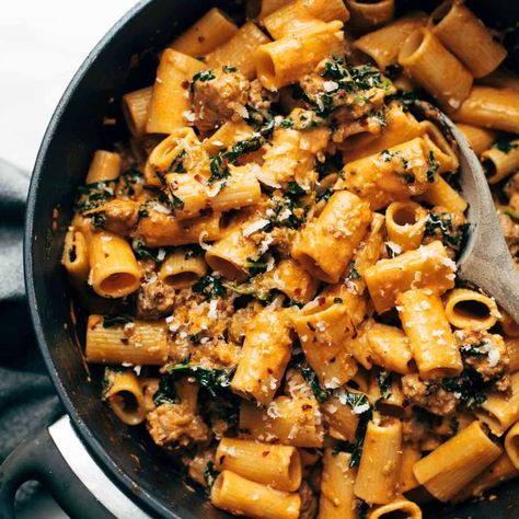 Date Night Rigatoni with Sausage and Kale Recipe - Pinch of Yum Date Night Rigatoni, Date Night Pasta, Rigatoni With Sausage, Fennel Pasta, Sausage Kale, Tomato Cream Sauce, Date Night Recipes, Sauce Pasta, Salad Pasta