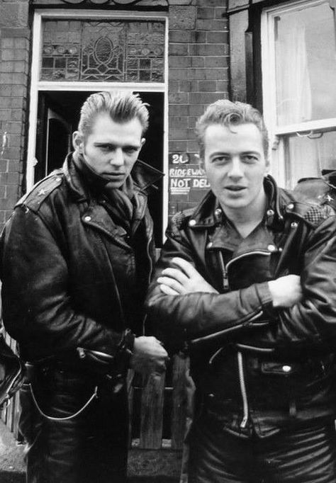 Paul & Joe Leather Subculture, Greaser Aesthetic, Metalhead Fashion, The Future Is Unwritten, Garage Punk, Paul Simonon, Mick Jones, 70s Punk, Joe Strummer