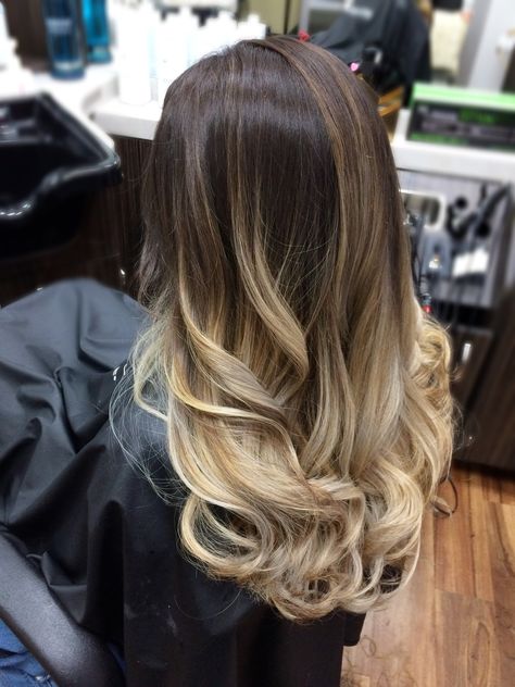 Low Blonde Balayage, Brown Roots Blonde Ends, Blonde Tips On Brown Hair, Black Blonde Ombre, Brown To Blonde Ombre Hair, Best Ombre Hair, Balayage Long Hair, Brown To Blonde Ombre, Blonde Tips