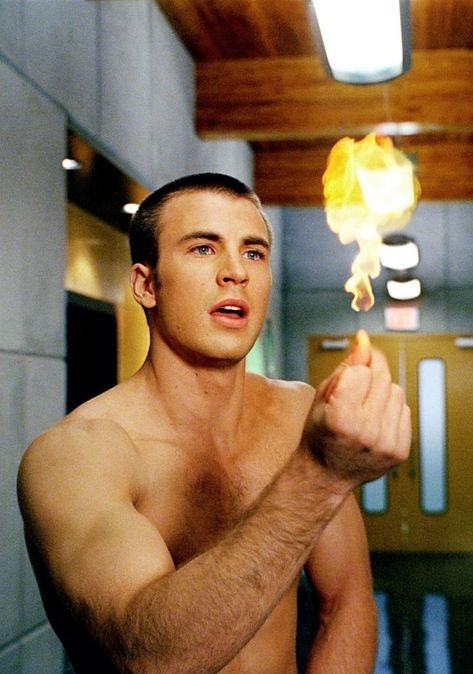 Chris Evans as Johnny Storm / The Human Torch in Fantastic Four (2005) Chris Evans Human Torch, 3rd Degree Burns, The Human Torch, 2000s Pop Culture, Superhero Man, Storm Wallpaper, Johnny Storm, Chris Evans Shirtless, Best Marvel Characters