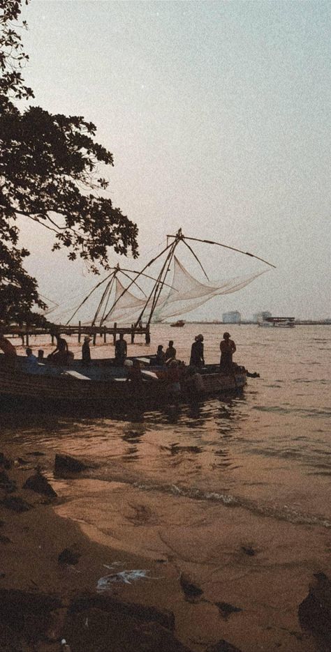 Kerala Aesthetic Photography, Kerala Asethic, Kerala Instagram Stories, Kochi Photography, Kochi Aesthetics, Kochi Kerala, Fort Kochi Photography, Kerala Beach Aesthetic, Fort Kochi Aesthetic