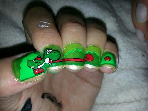 Yoshi Nail Art, Yoshi Nails Art, Mario Kart Nails, Yoshi Nails, Mario Nail Art, Luigi Nail Art, Nintendo Nail Art, Super Mario Nails, Mario Kart Rainbow Road Nails