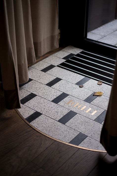 kroniki • Fedde bistro Gdynia on Behance Restaurant Floor Design, Pattern Interior Design, Floor Pattern Design, Marble Floor Pattern, Art Deco Floor, Entry Tile, Marble Flooring Design, Pattern Interior, Restaurant Flooring