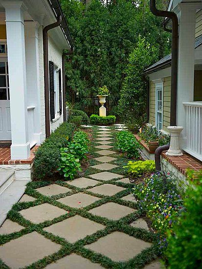 #Paver #pathway - amazing effect! #garden Landscape Pavers, Small Front Yard Landscaping, Side Yards, Garden Walkway, Landscape Designs, Modern Backyard, Have Inspiration, The Secret Garden, Garden Pathway