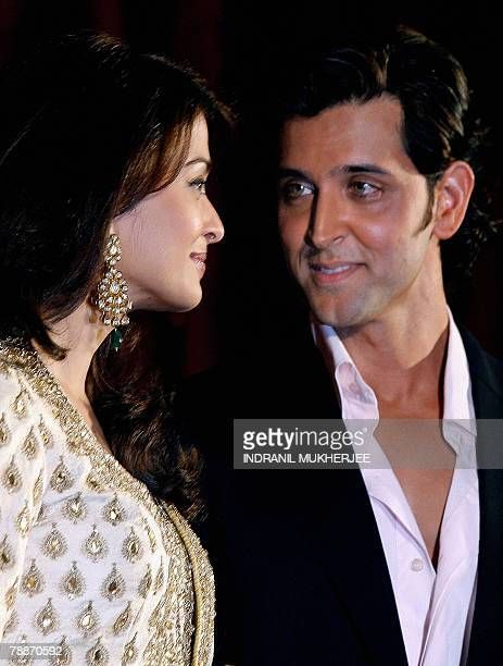 Hrithik Roshan And Aishwarya Rai, Hritik Raushan, Relationship Wisdom, Aishwarya Rai Pictures, Bollywood Makeup, Bollywood Aesthetic, 90s Bollywood Aesthetic, Retro Bollywood